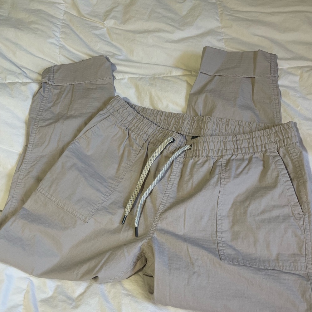 Vuori Light Gray Women's Pants